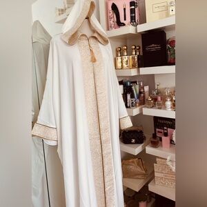 Elegant White and Gold Abaya